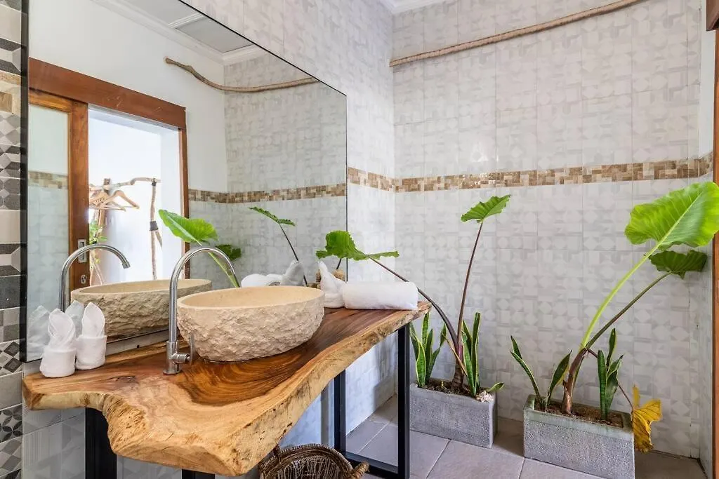 Charming 3 Bedroom Villa Close Berawa Beach Canggu
