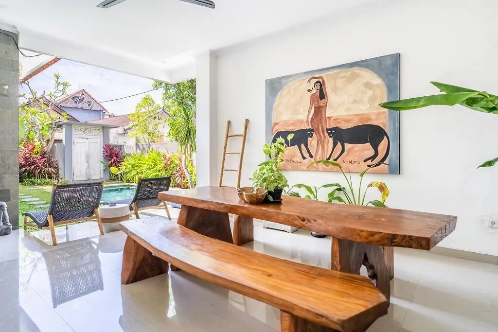Charming 3 Bedroom Villa Close Berawa Beach Canggu  Canggu (Bali)