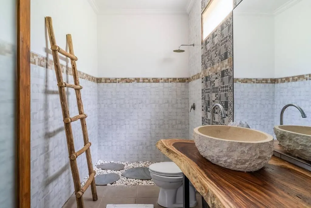 Charming 3 Bedroom Villa Close Berawa Beach Canggu