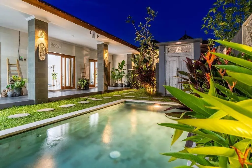 Charming 3 Bedroom Villa Close Berawa Beach Canggu  Canggu (Bali)