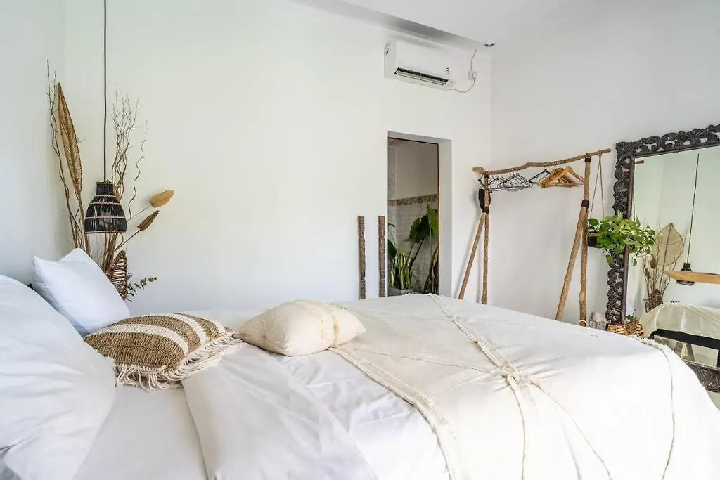 Charming 3 Bedroom Villa Close Berawa Beach Canggu