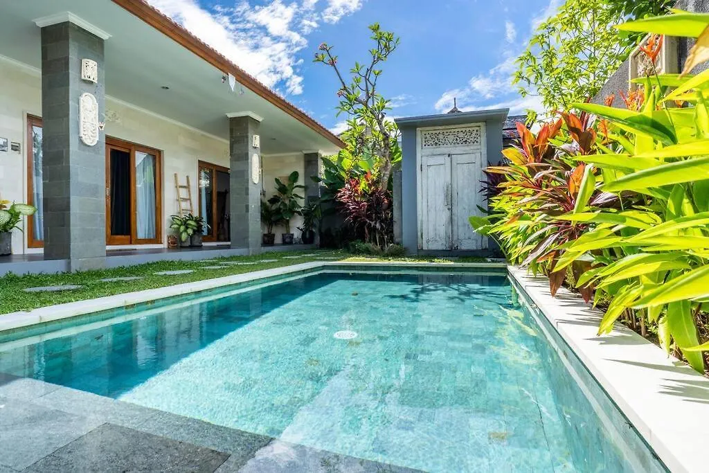 Charming 3 Bedroom Villa Close Berawa Beach Canggu